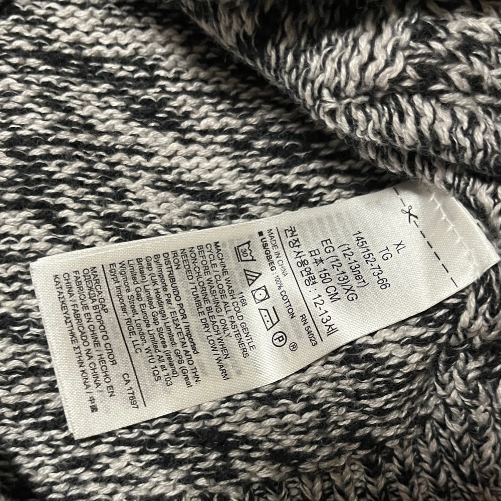 GAP Kids Black and Gray Hooded Sweatshirt - Picture 3 of 4